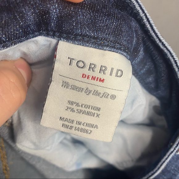 Torrid High Rise Distressed Stretch Denim Midi Shorts 26 - Picture 9 of 9